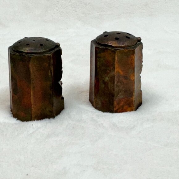 Vintage Totem Salt & Pepper 1.8" Shakers  Copper/Bronze Made in Japan - Picture 6 of 10